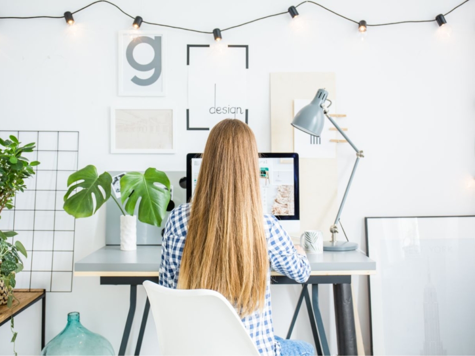 person-with-long-curly-hair-PZ99QM2@2x